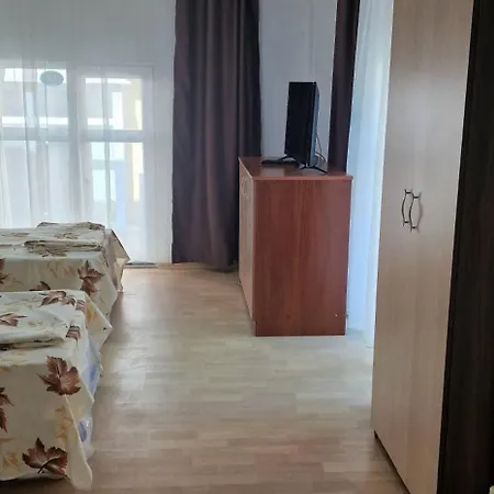 Стаи За Гости Ира ホームステイ *